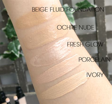 Burberry Fresh Glow Luminous Fluid Foundation Swatches